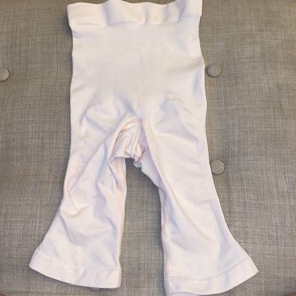 SKIMS- NEW SEAMLESS SCULPT HIGH-WAISTED ABOVE THE KNEE SHORT SIZE S/M in Sand - Picture 6 of 9